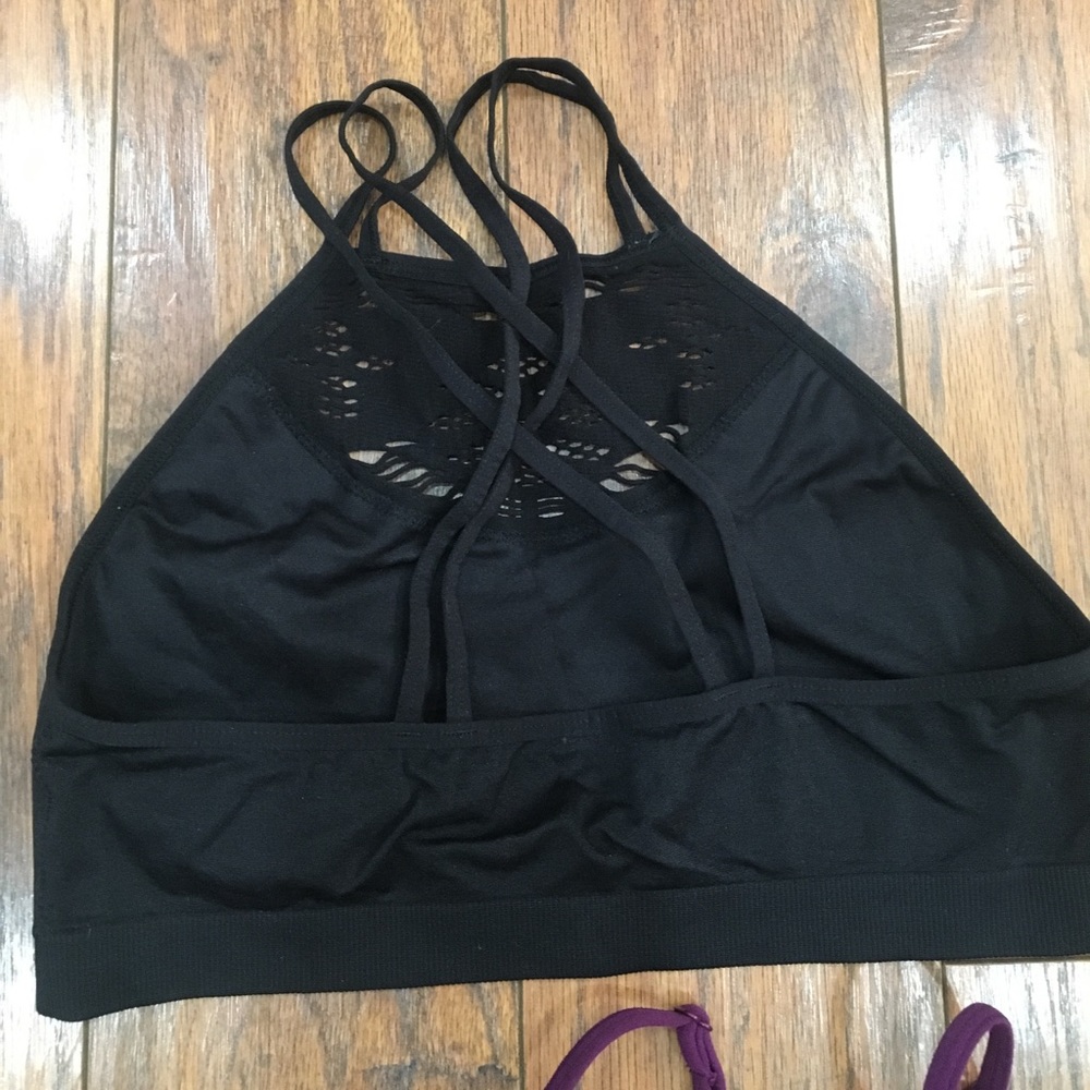Razorback Cris Cross Sports Bras - Picture 3 of 7